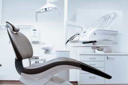 Comment localiser un cabinet d’urgences dentaires à Nîmes ?
